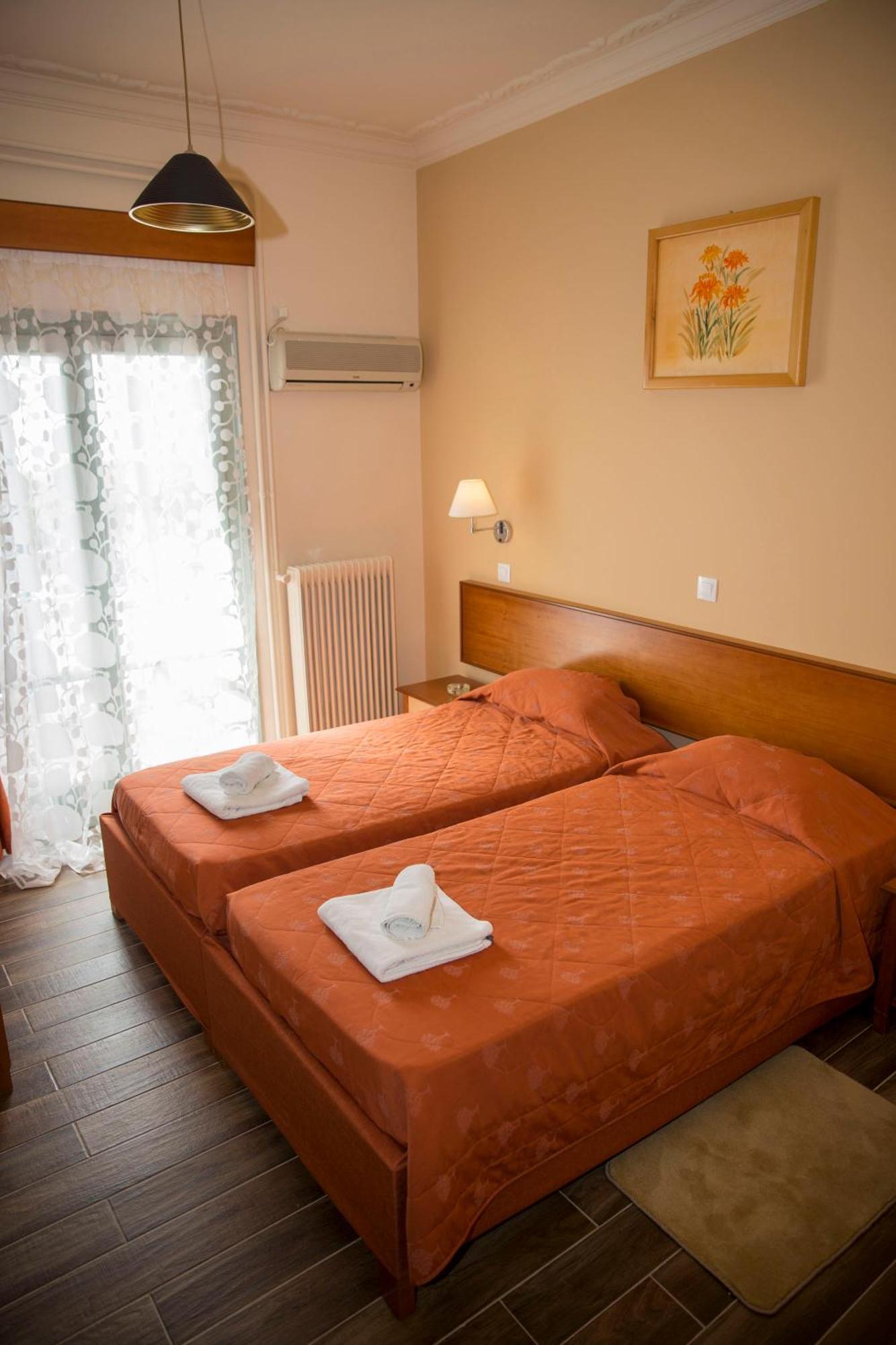 Togias Hotel Aegina エクステリア 写真