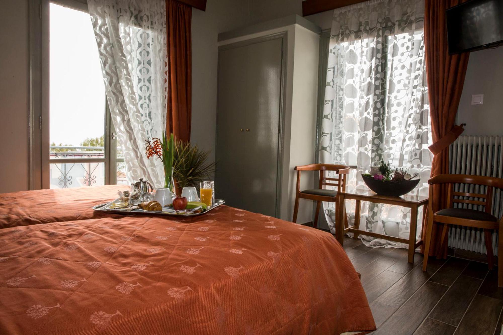 Togias Hotel Aegina エクステリア 写真