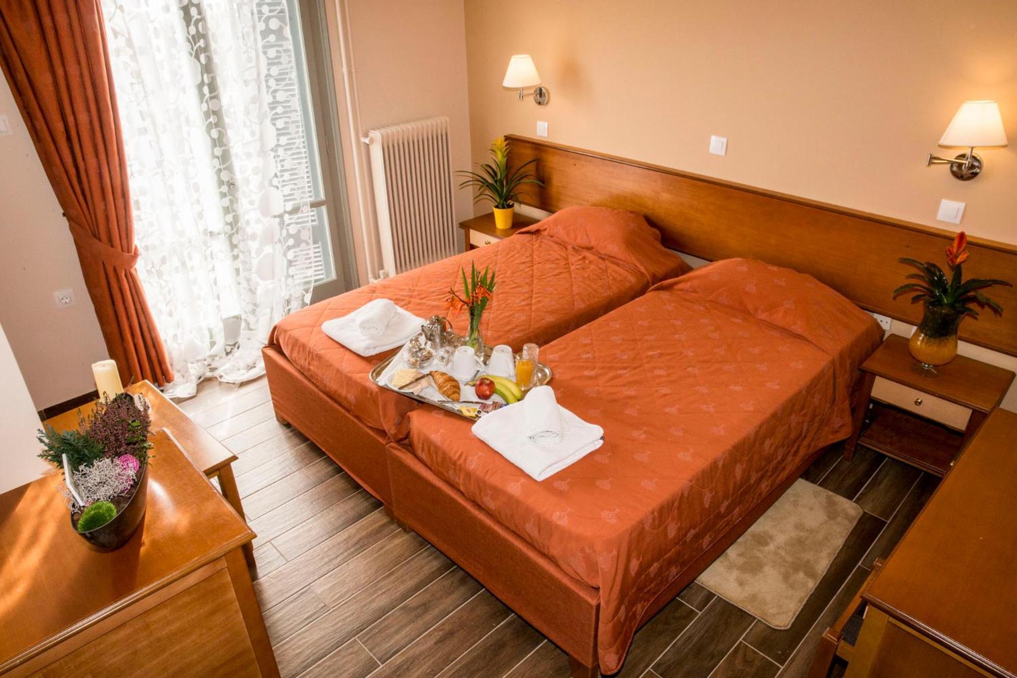 Togias Hotel Aegina エクステリア 写真