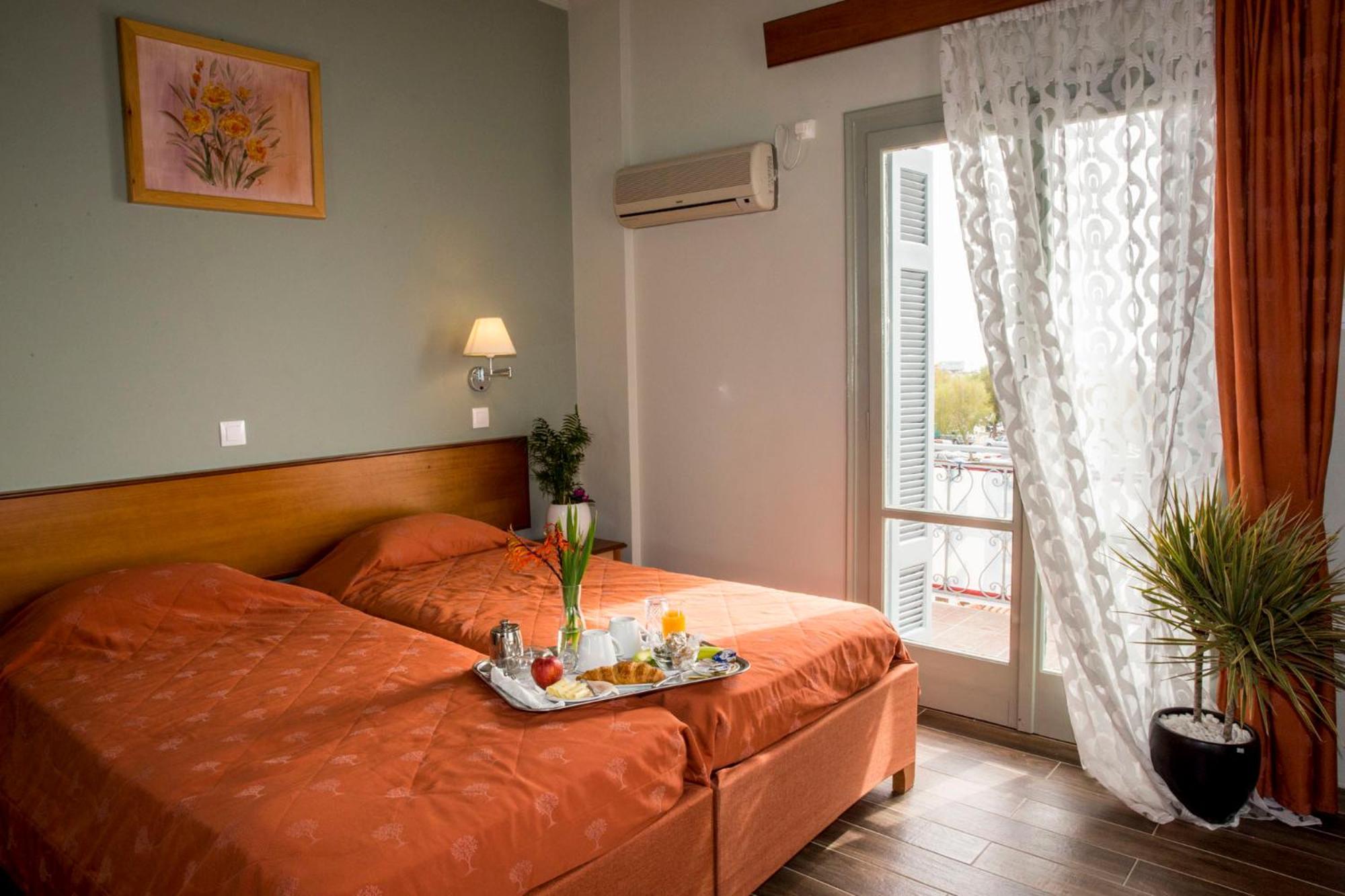 Togias Hotel Aegina エクステリア 写真